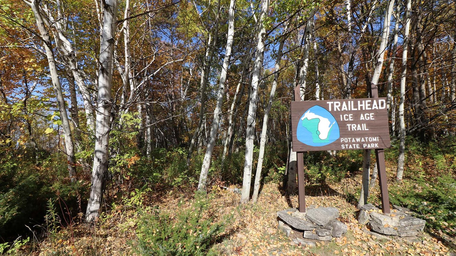 Ice Age trailhead in the trees