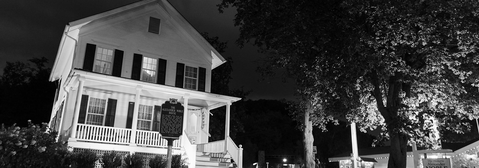 ghost tour trolley door county