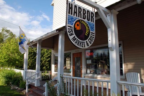 Exterior of the Harbor Fish Market & Grille.