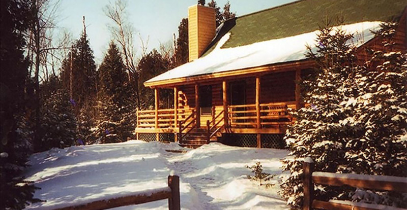 21 Beautiful Door County Cabins 18. Sunrise Shores Log Cabin, Sturgeon Bay