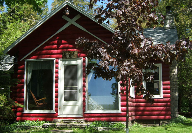 21 Beautiful Door County Cabins 14. Robertson’s Cottages, Idlewild