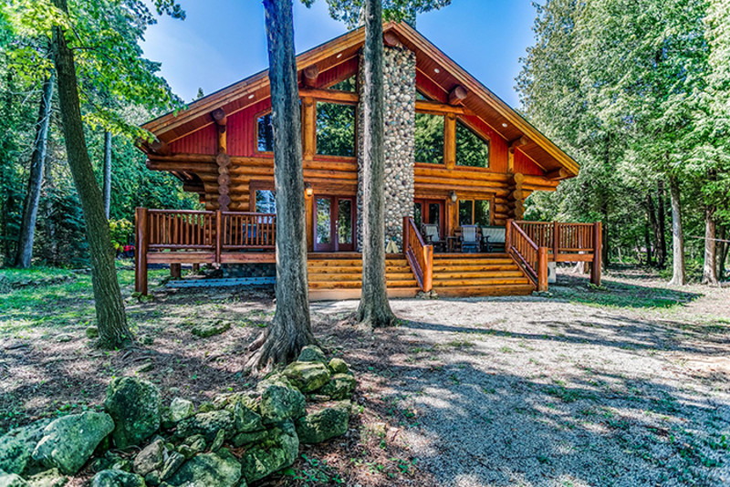 21 Beautiful Door County Cabins 19. Sherwood Point Lodge, Sturgeon Bay