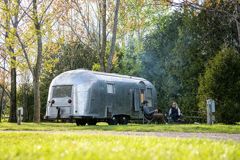 Happy Camping: Things to Do Outdoors Happy Camping: Things to Do Outdoors