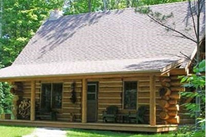 21 Beautiful Door County Cabins 6. Egg Harbor Log Cabin