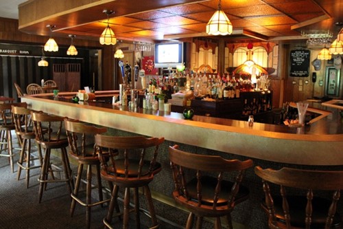 Supper Clubs: A Wisconsin Tradition The bar at Mr. G