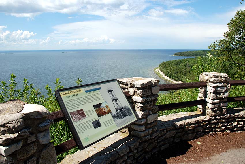 An epic lake view with shoreline at Sven