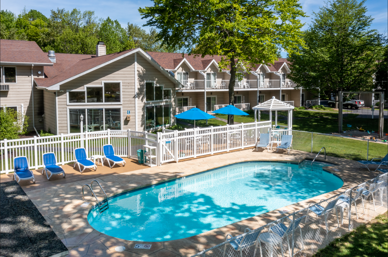 Newsletter Somerset Inn & Suites